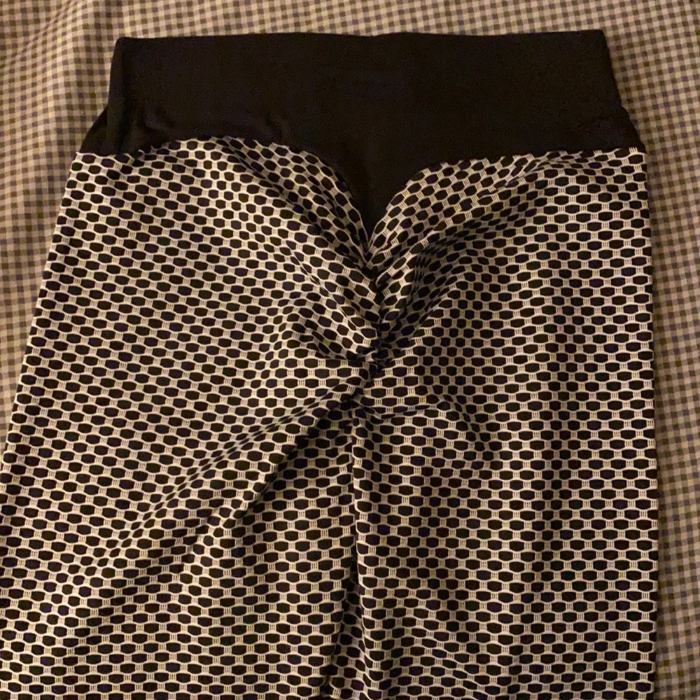 “Tiktok booty leggings”